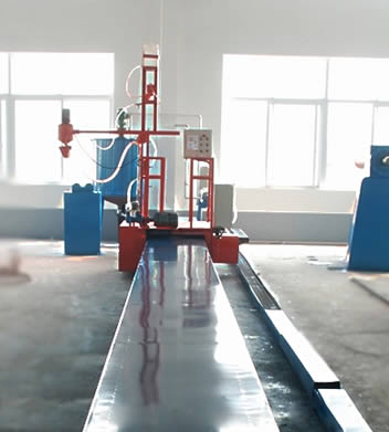 A red liner making machine equipped with Taida PLC device allows for accurate control.