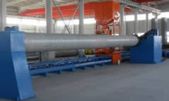 The mandrel of FRP pipe is installed waiting for cleaning and polishing.